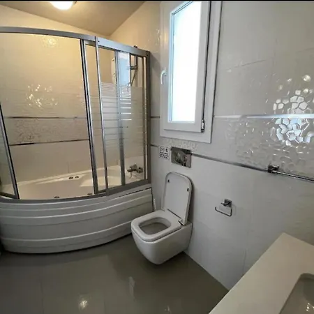 Sema In Kyrenia 4 Bedroom Sleeps 8 Villa *
