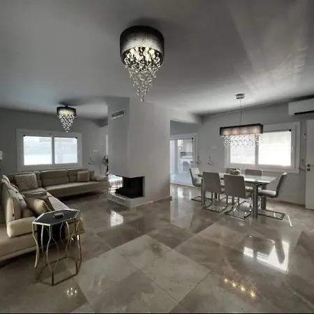 Sema In Kyrenia 4 Bedroom Sleeps 8 Villa *