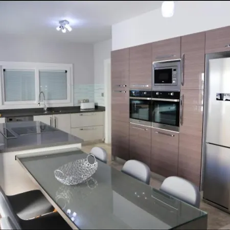 Sema In Kyrenia 4 Bedroom Sleeps 8 Villa